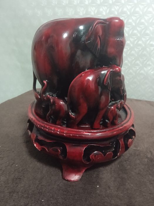 Продам статуэтка Слон и его сьмья