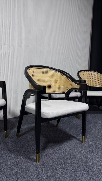 4 дизайнерских стула в комлекте