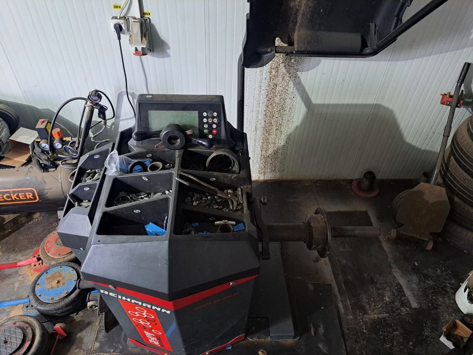 Mașină de dejantat