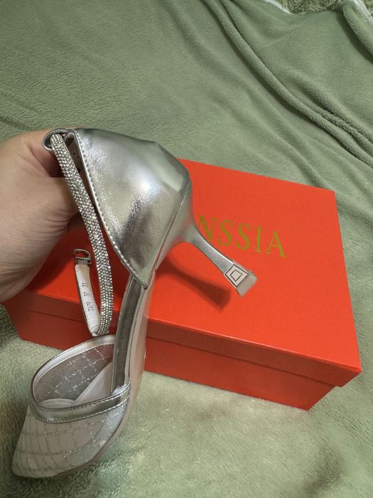 Туфли вечерние новые