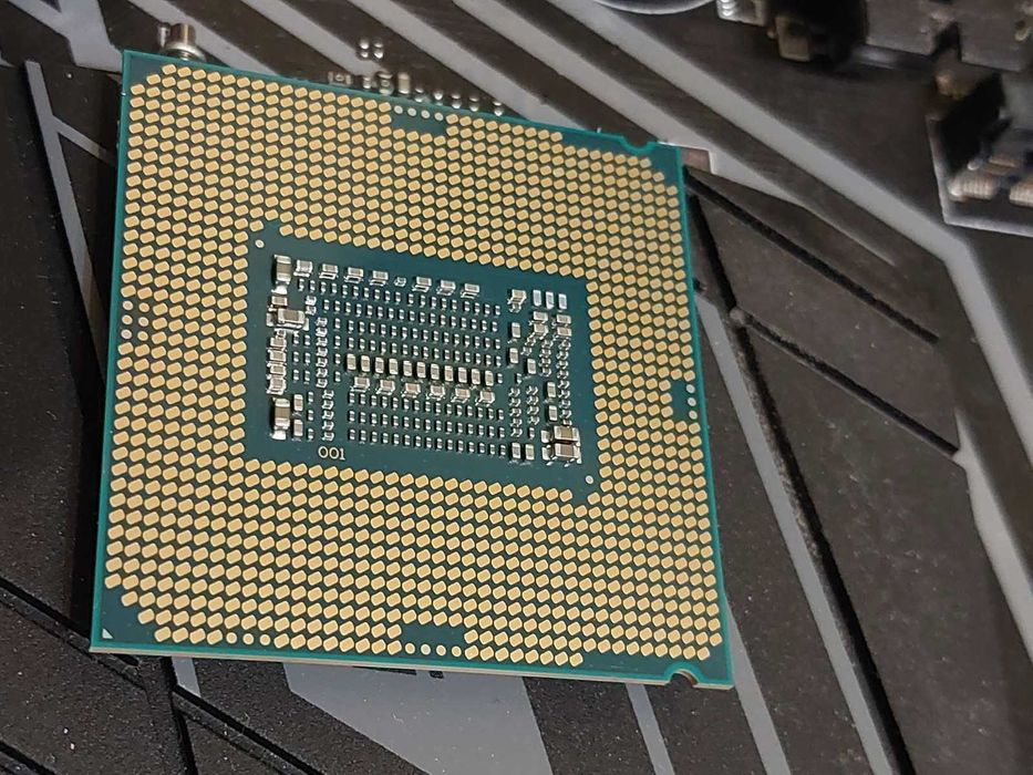 Intel Core i7 8700K, 6-ядрен, LGA 1151