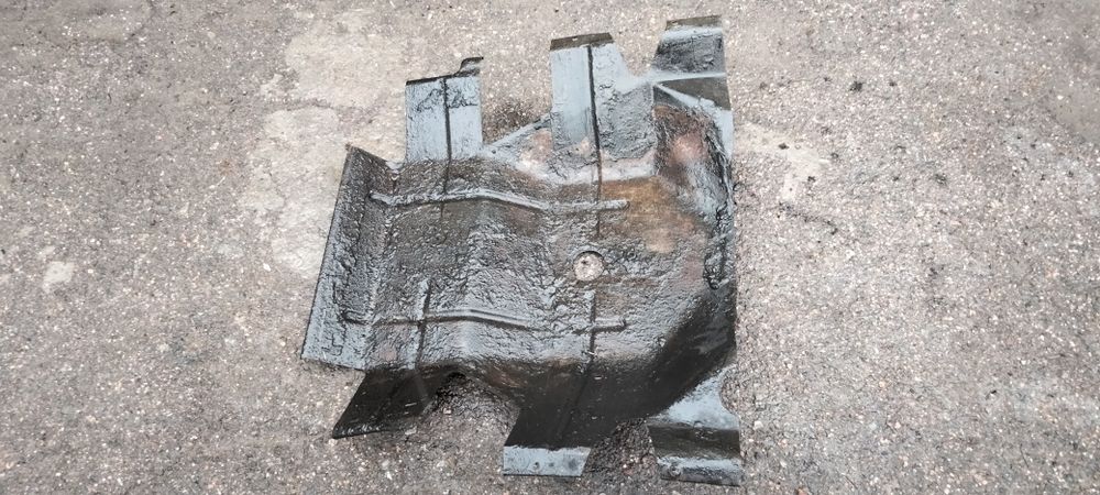 Продам б/у защиту двигателя на газель