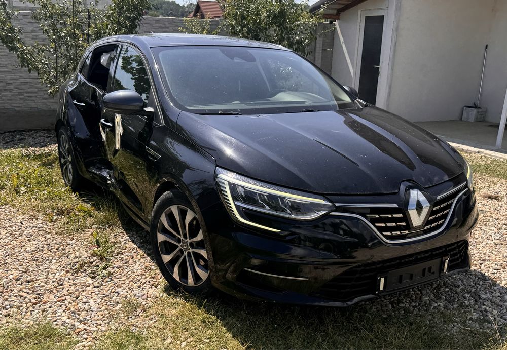 RENAULT Megane 2022 — imagine 2