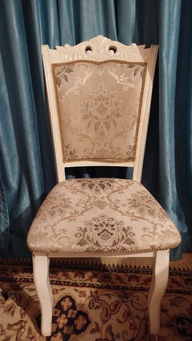 Продам стулья в отличном состояний