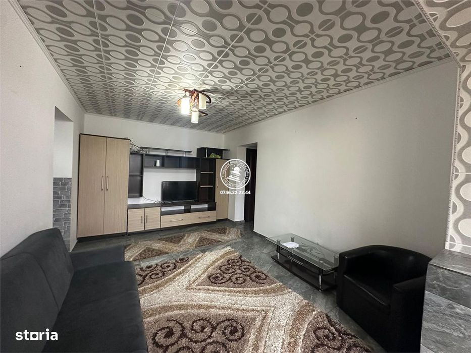 Apartament 3 camere de vanzare, Podu Ros