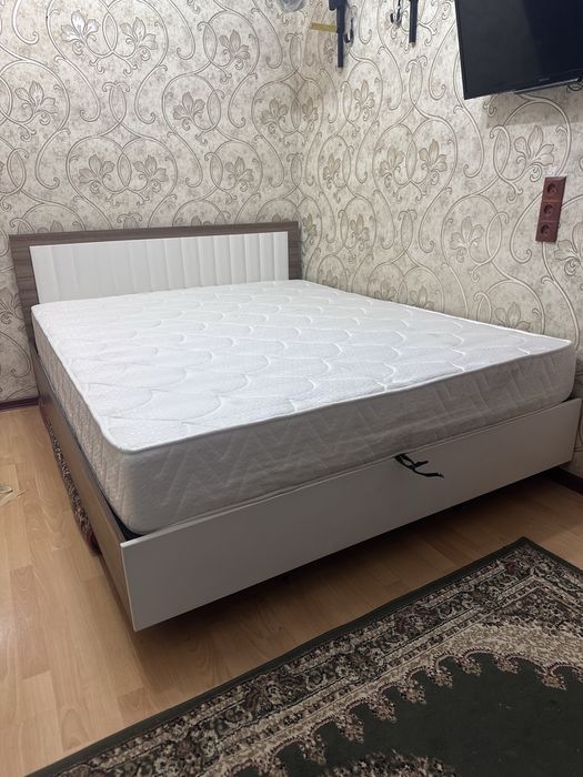 Спальный кровать
