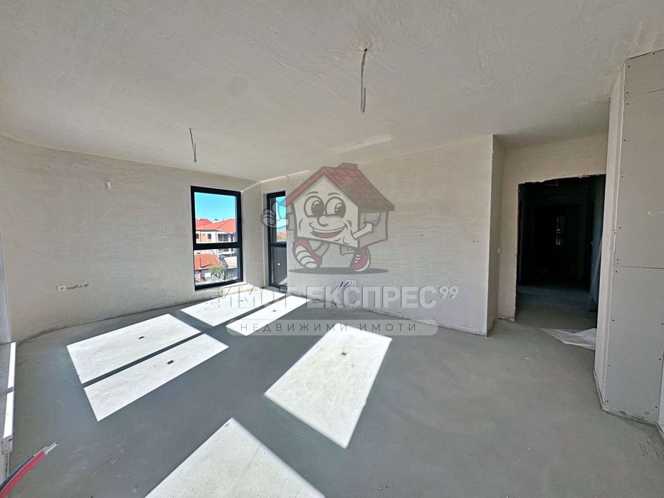 Продава се Тристаен апартамент в Асеновград - 93 кв.м за 1000 €/кв.м - Снимка #2