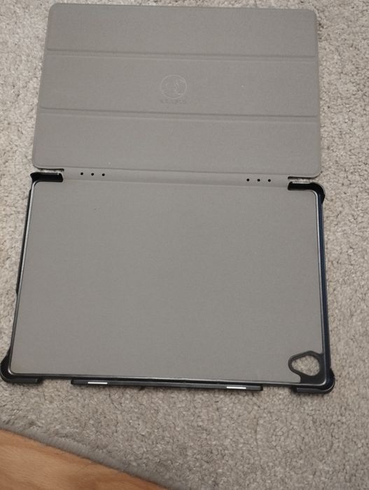 Husă magnetică pt. tabletă Huawei mediapad M6 de 10,8 inch. Nouă !!