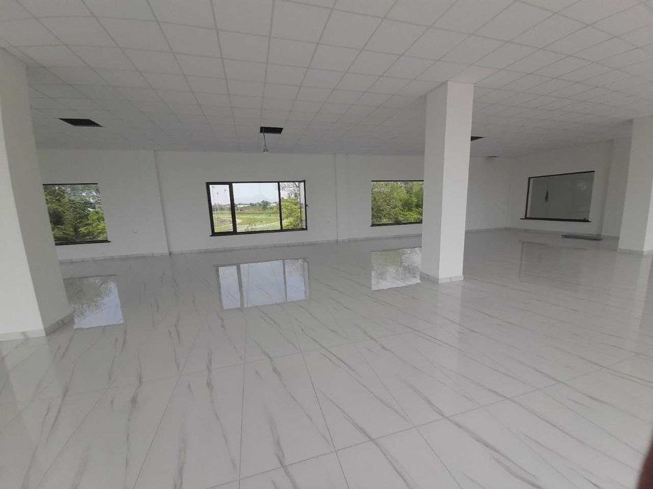 Продается новый двух этажный магазин