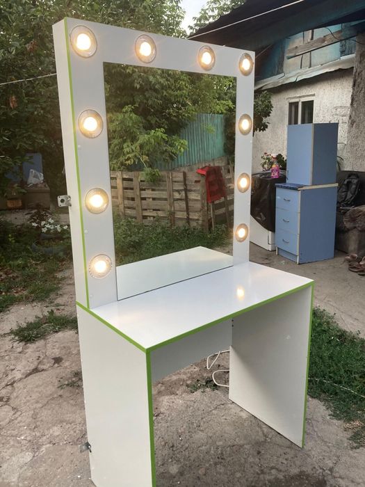 Стол парикмахера б/у