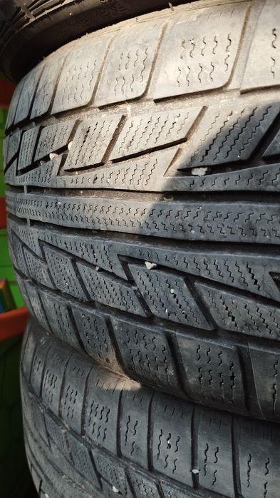 Vand 4 cauciucuri de iarna Nankang 50 lei bucata