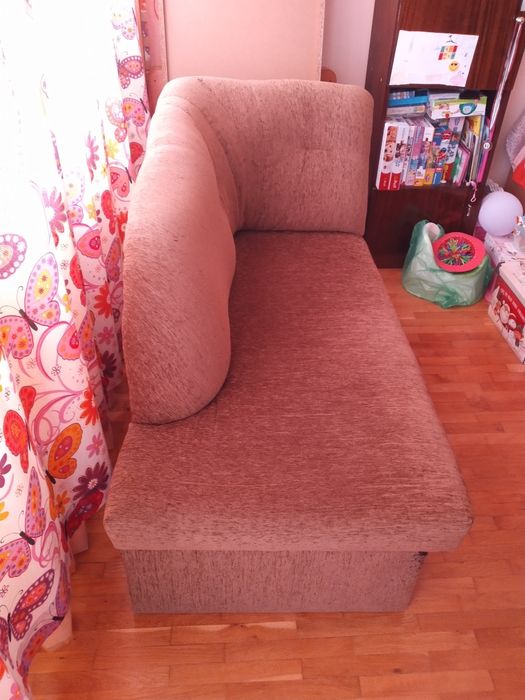 Ъглов диван-спалня и ракла