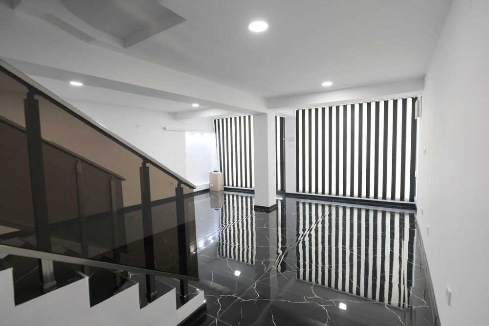 Продава се Магазин в Казанлък - 90 кв.м за 2556 €/кв.м - Снимка #3