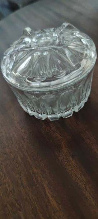 Стъклени купички/чинийки с капачета различни форми