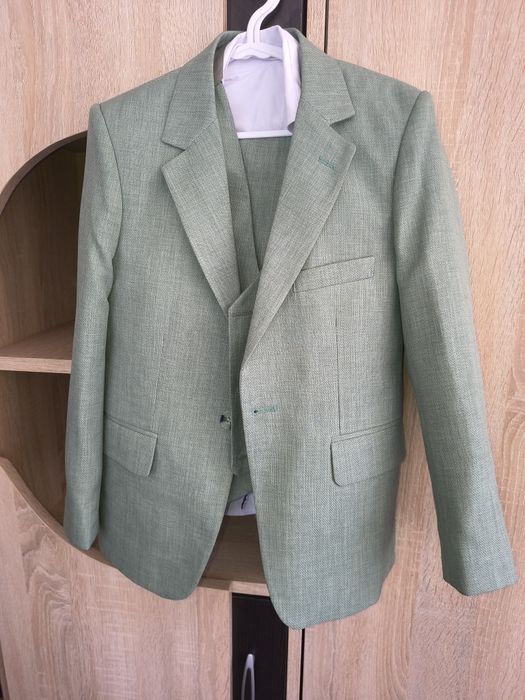 Costum băiat mărimea 8 ani