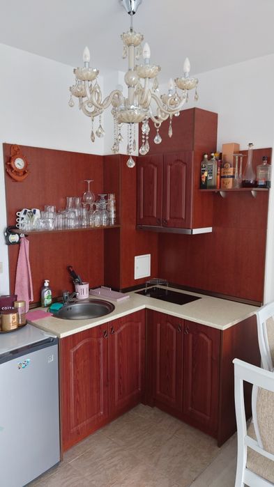 Диван спалня ,гардероб шкаф, бюро огледало, кухня, мебели - обзавежд