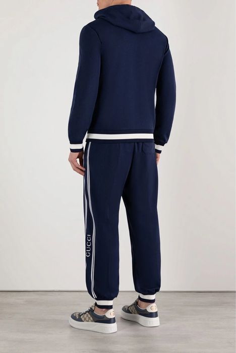 Темно синия двойка Gucci