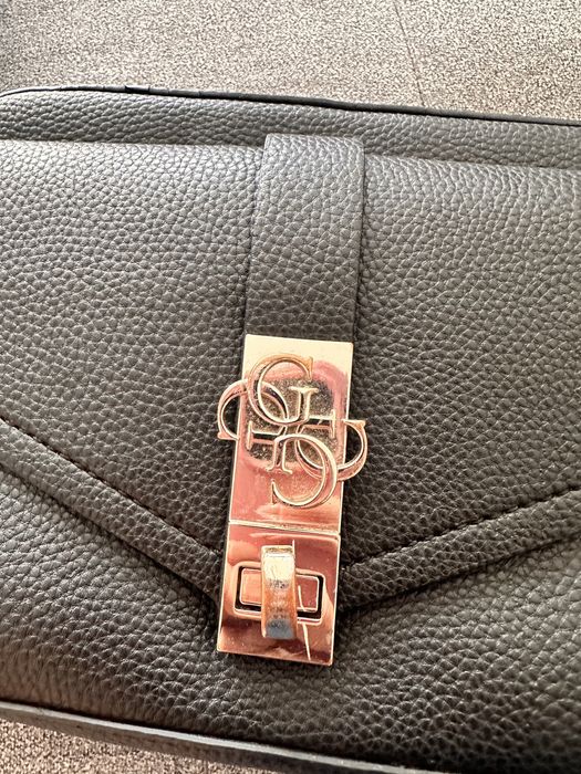 Дамска чанта Guess