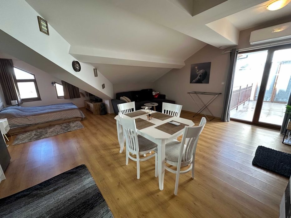 Дава се под наем Едностаен апартамент в Банско - 63 кв.м за 398.82 € - Снимка #1