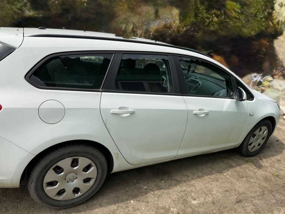 Opel Astra J Sports Tourer 1.7 CDTI 125 CP – Fără acte – Pentru dezmembrări