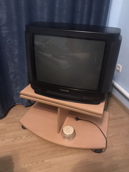 Телевизор с тумбой