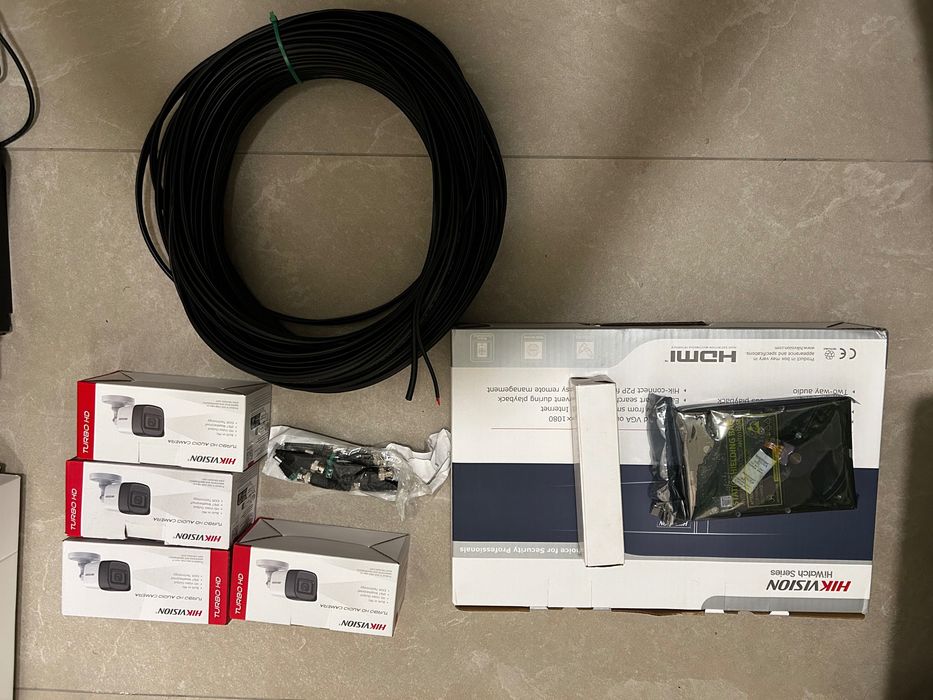 Kit complet supraveghere video 5 MP Hikvision Turbo HD 4 camere