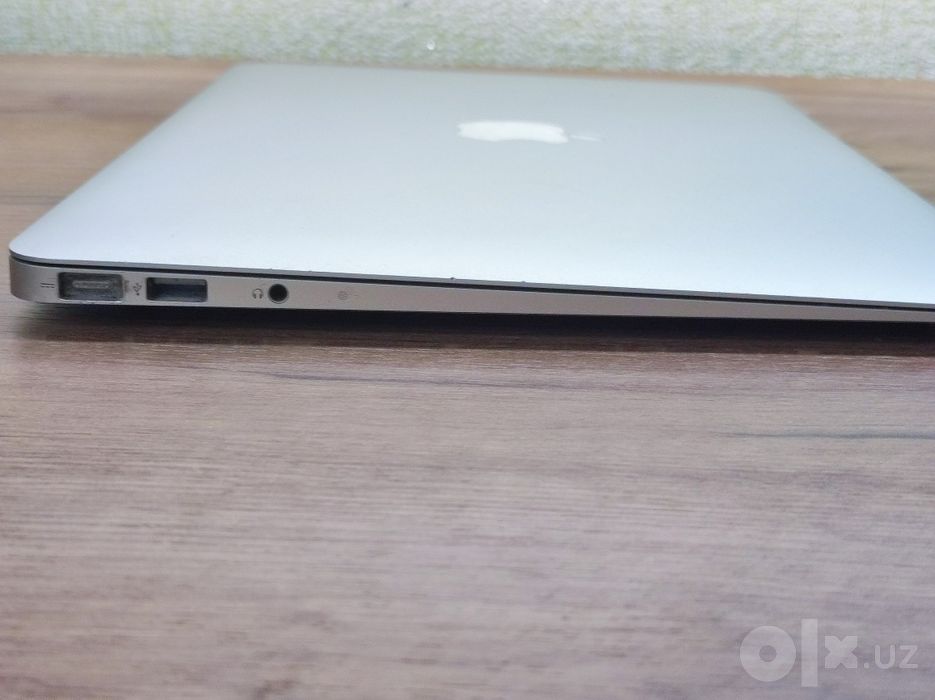 Mackbook Air  2011 год