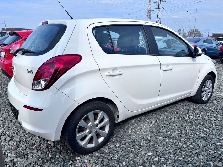 HYUNDAI i20 2013 — imagine 9