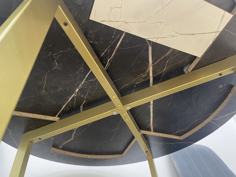 Стол со стульями