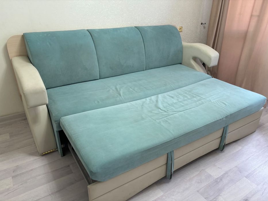 Продам диван срочно