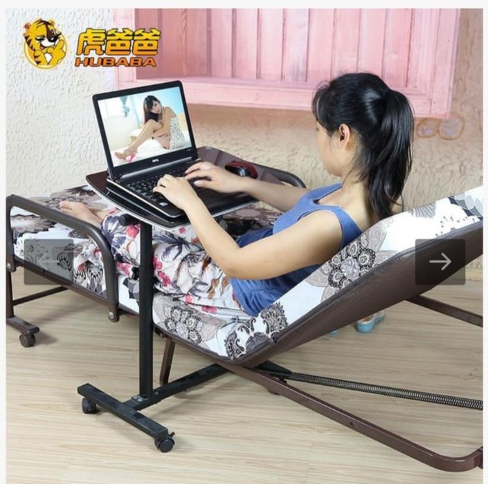 Маса масичка подвижна с колела колелца за лаптоп регулируема