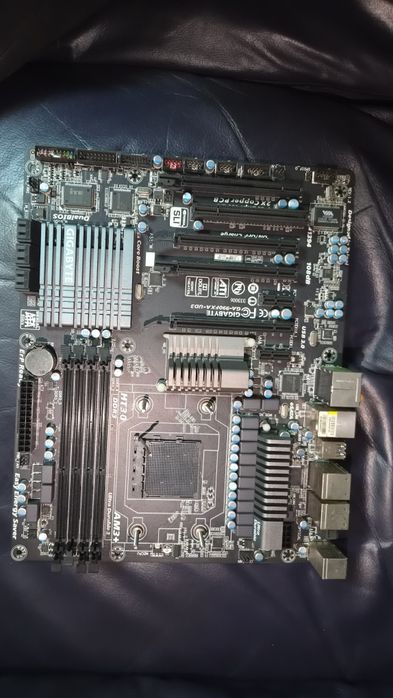 Placă de bază GigaByte Ultra Durable GA-990FXA-UD3