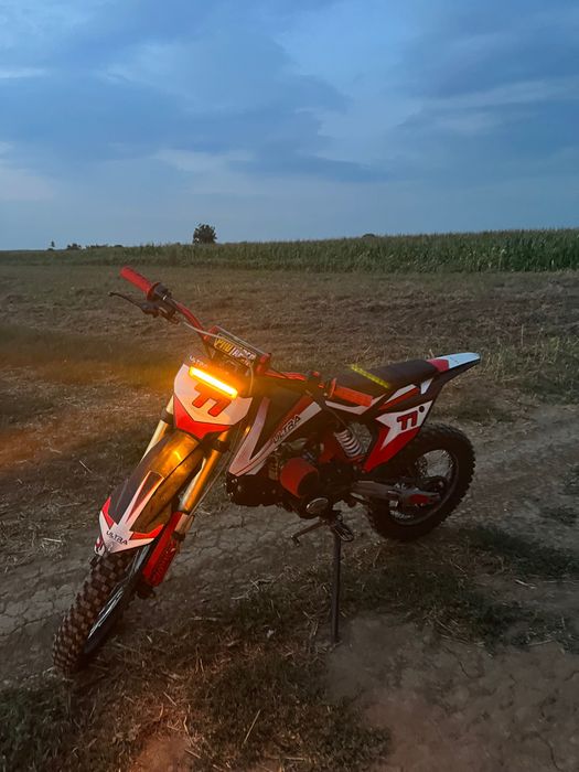 Ultra 125cc motocross