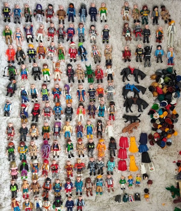 Vand set figurine Playmobil si accesorii