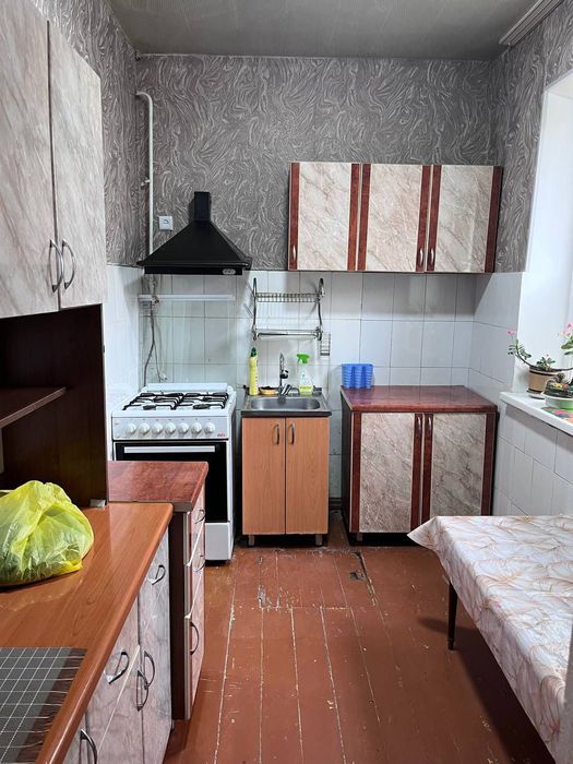 Срочно сдается 2 комнатная квартира на рисовым Магнит бакалея