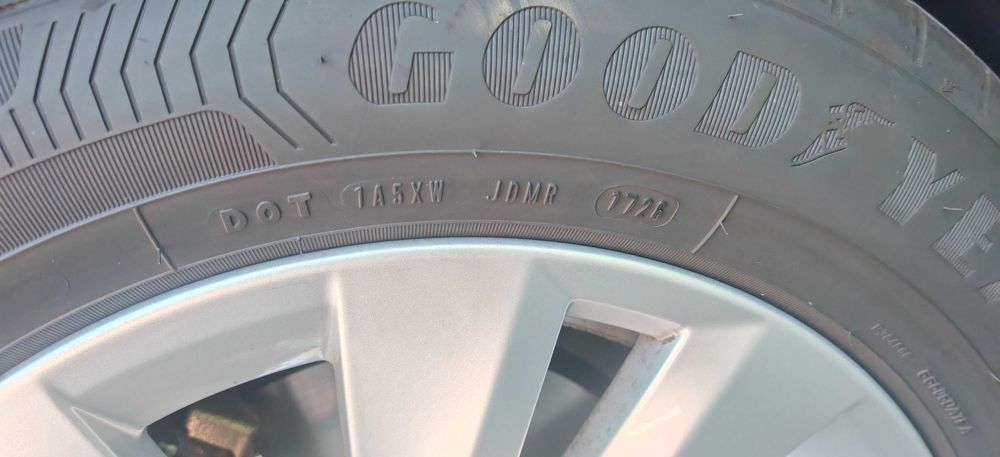 Anvelope vara 205 60 16 goodyear noi