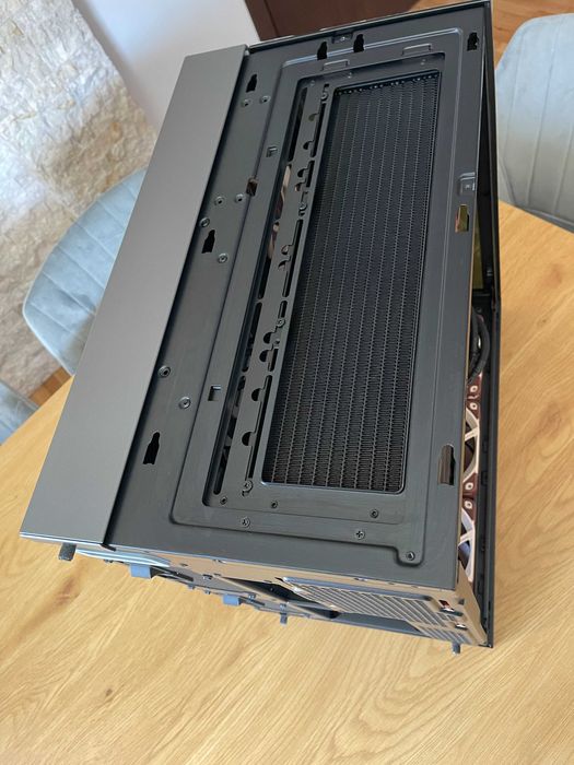 Продавам Супер Мощен Компютър (WORKSTATION / GAMING)