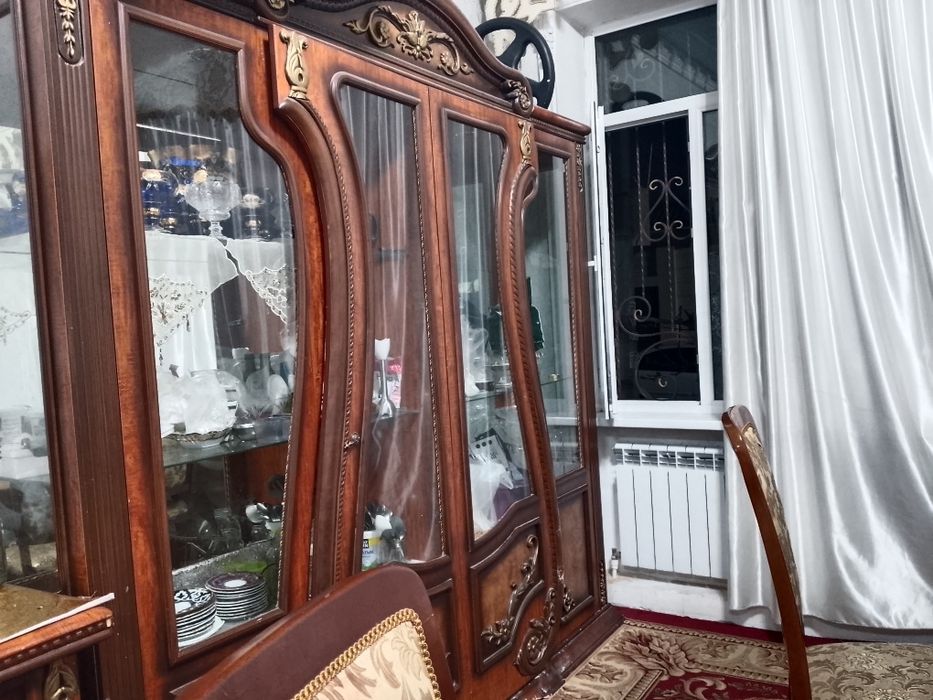 Servant stol stuli bilan