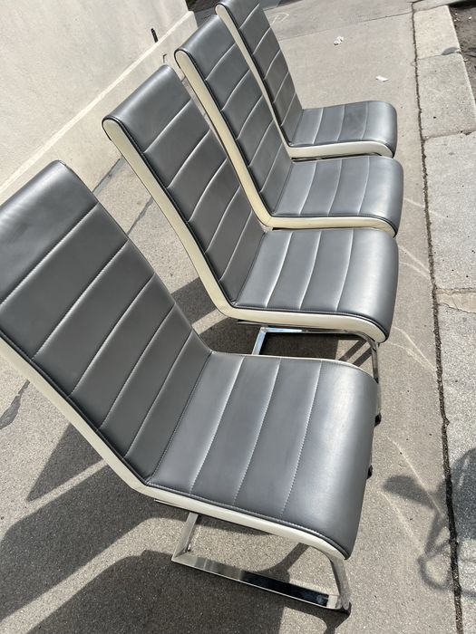4 scaune imitatie piele  confortabile