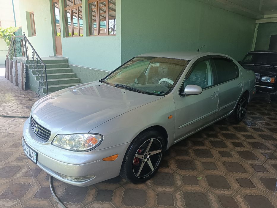 Nissan maxima 2000 yil xolati yaxshi butun moshina, padyubka sepilgan.