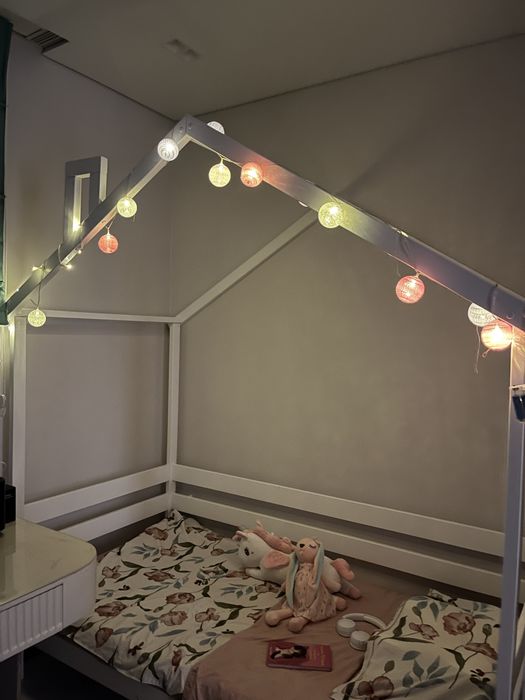 Срочно продам кровати размером 90*180.