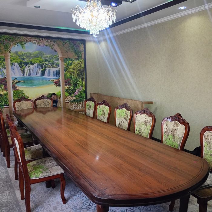 Стол 4.5 метр, 12 стульясы