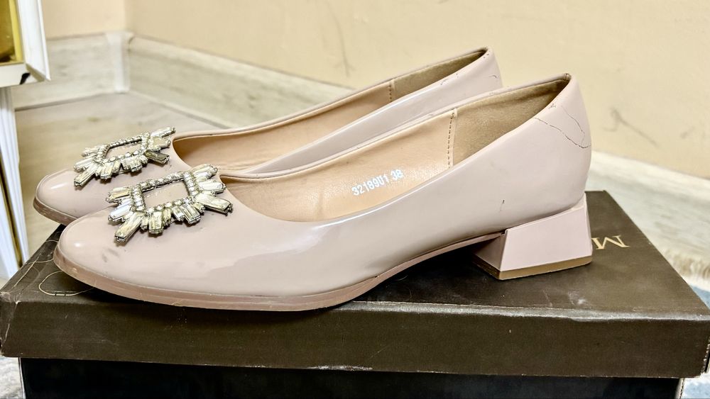 Женский туфли…..