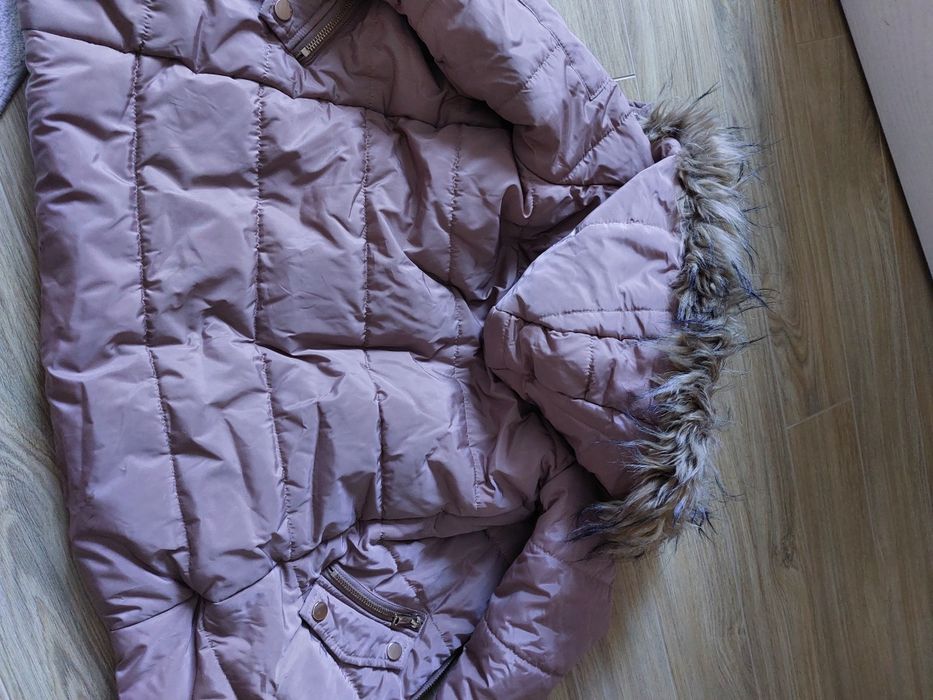 Куртки зимние для девочек 4000тг.