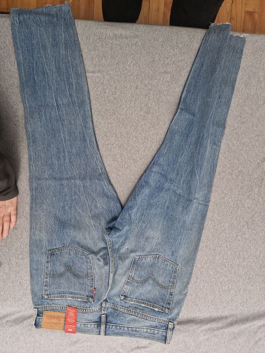 Blugi originali Levis Anglia