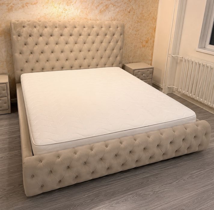 Pat tapitat din catifea 160x200 + saltea