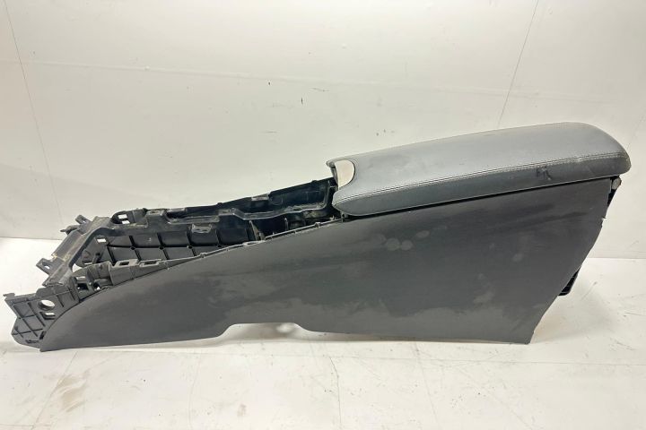 Cotiera 5891105090 Toyota Avensis a 3-a generatie T27 (facelift)