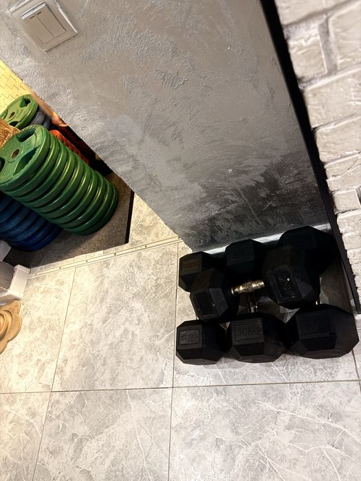 Гантели срочно уезжаю в пятницу