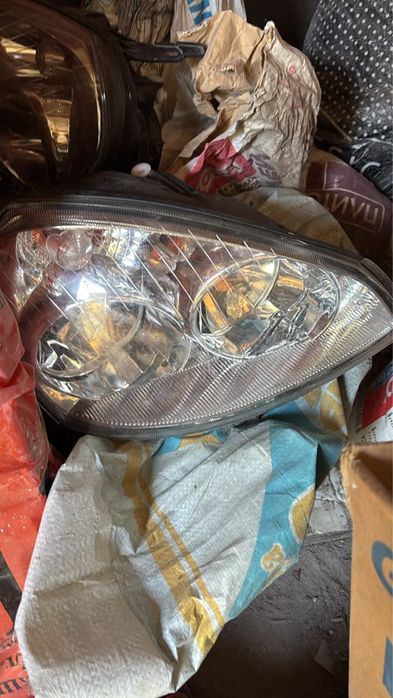 Продам фару на приора