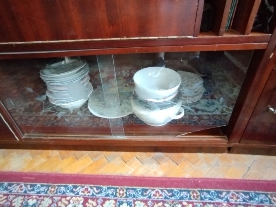Mobilier vechi,,